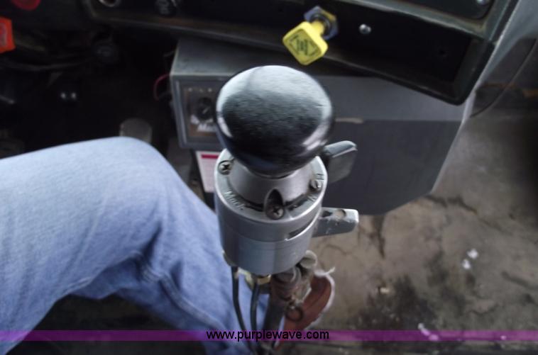 image for item 5460 1990 Mack RD690S dump truck