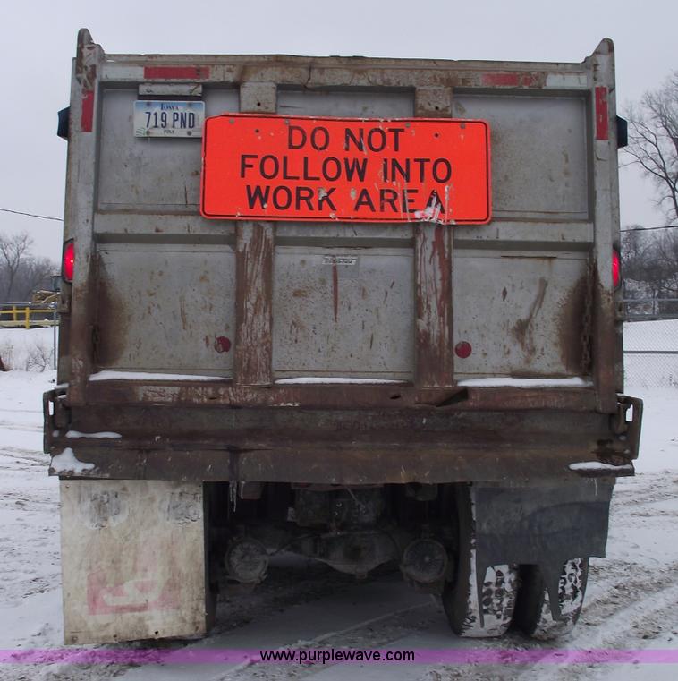 image for item 5462 1987 Mack R688ST dump truck