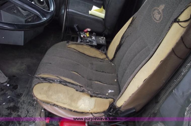 image for item 5462 1987 Mack R688ST dump truck