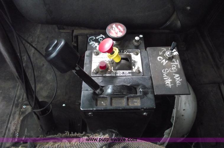 image for item 5462 1987 Mack R688ST dump truck