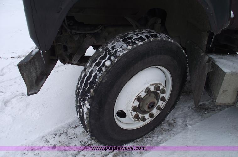 image for item 5462 1987 Mack R688ST dump truck