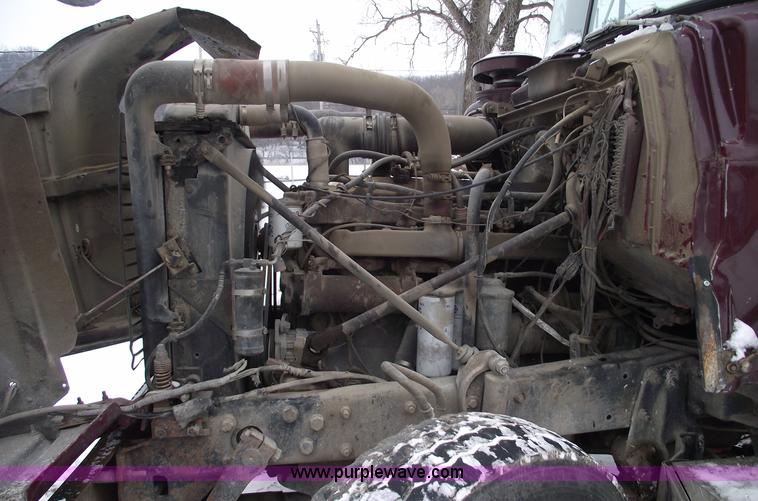 image for item 5462 1987 Mack R688ST dump truck