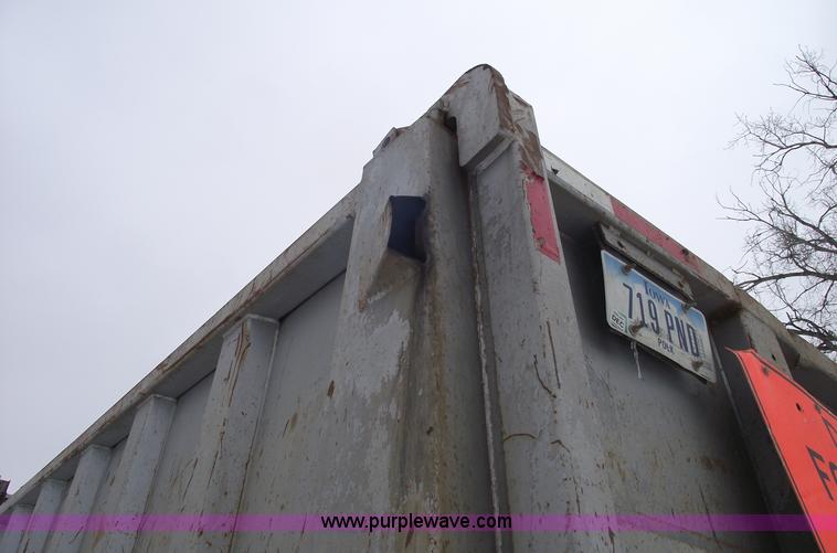 image for item 5462 1987 Mack R688ST dump truck