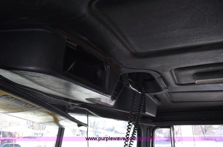 image for item 5476 1994 Mack RD688S dump truck