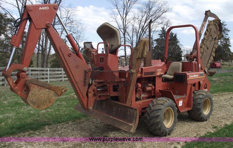 image for item 5488 Ditch Witch 4010 trencher with hoe
