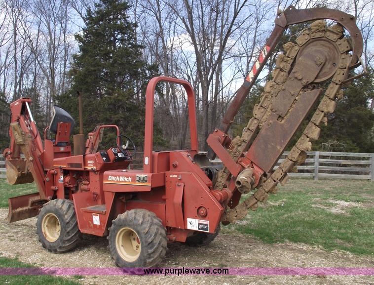 image for item 5488 Ditch Witch 4010 trencher with hoe