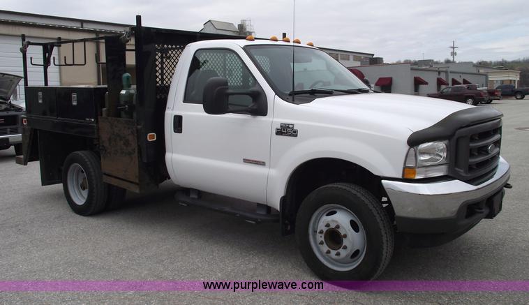 image for item 5751 2003 Ford F450 XL Super Duty pickup truck