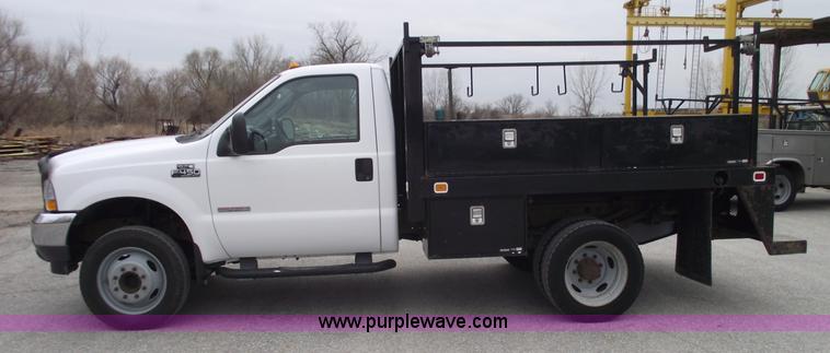 image for item 5751 2003 Ford F450 XL Super Duty pickup truck