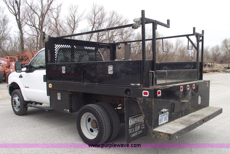 image for item 5751 2003 Ford F450 XL Super Duty pickup truck