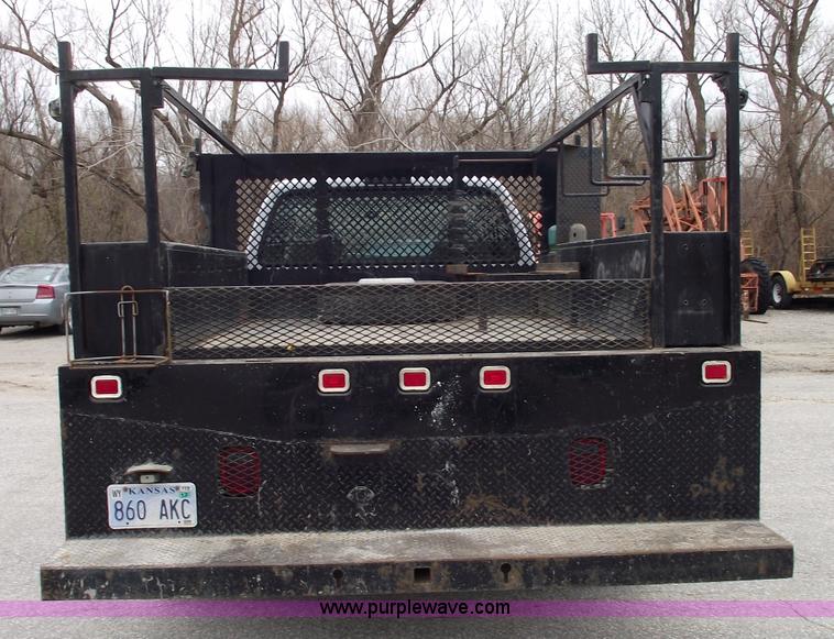 image for item 5751 2003 Ford F450 XL Super Duty pickup truck