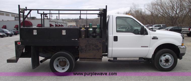 image for item 5751 2003 Ford F450 XL Super Duty pickup truck