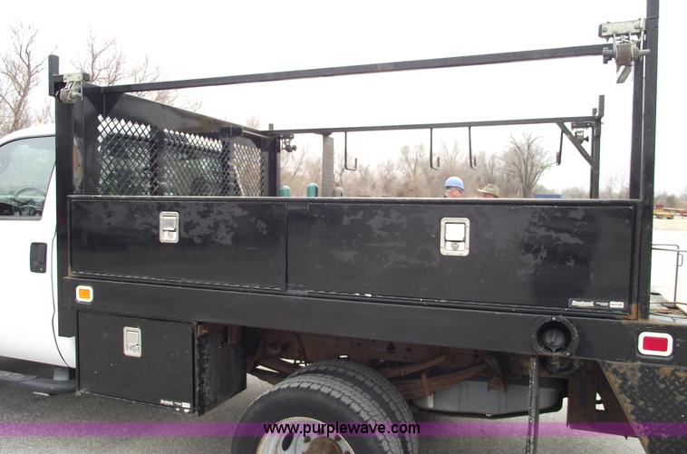 image for item 5751 2003 Ford F450 XL Super Duty pickup truck