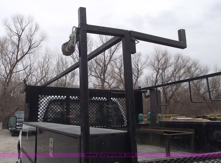 image for item 5751 2003 Ford F450 XL Super Duty pickup truck