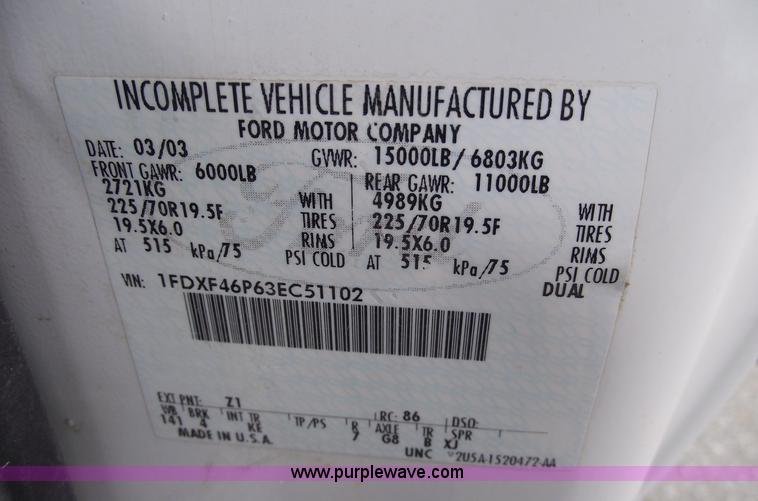 image for item 5751 2003 Ford F450 XL Super Duty pickup truck