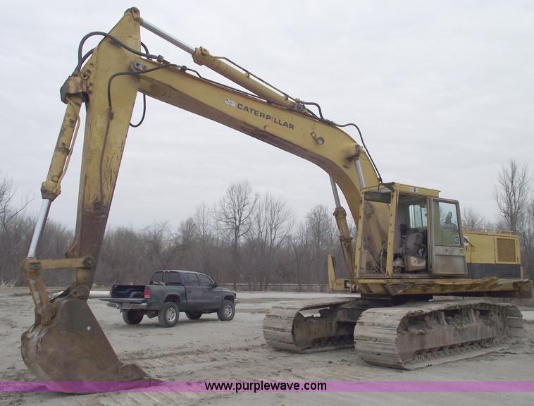 image for item 5754 1985 Caterpillar 235 excavator