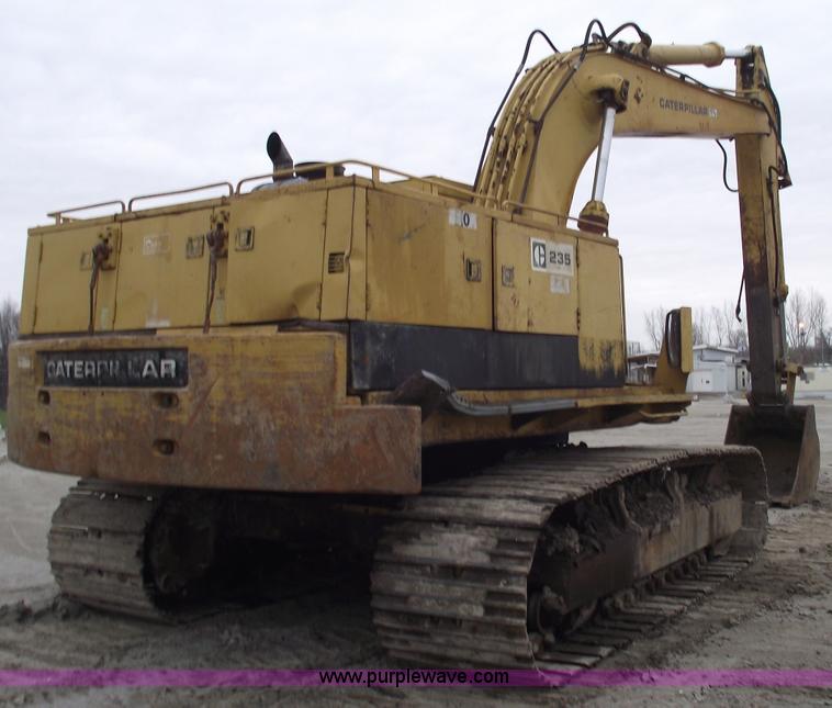 image for item 5754 1985 Caterpillar 235 excavator