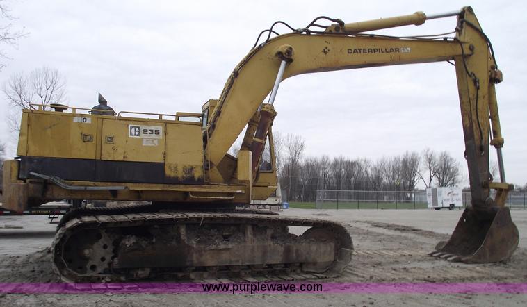 image for item 5754 1985 Caterpillar 235 excavator
