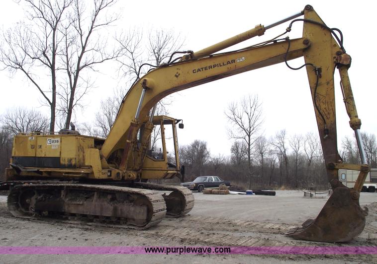 image for item 5754 1985 Caterpillar 235 excavator
