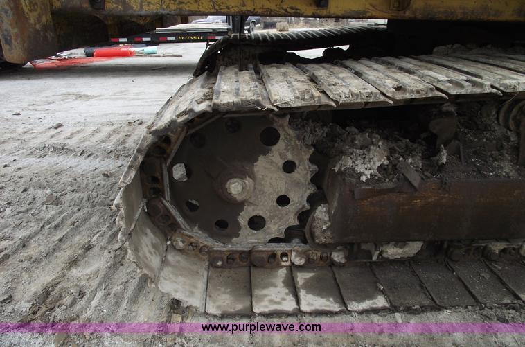 image for item 5754 1985 Caterpillar 235 excavator