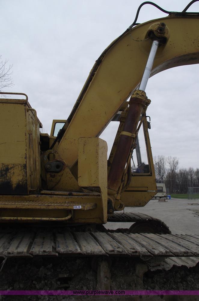image for item 5754 1985 Caterpillar 235 excavator