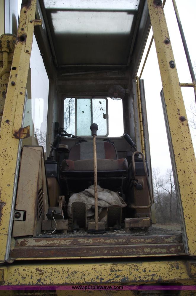 image for item 5754 1985 Caterpillar 235 excavator