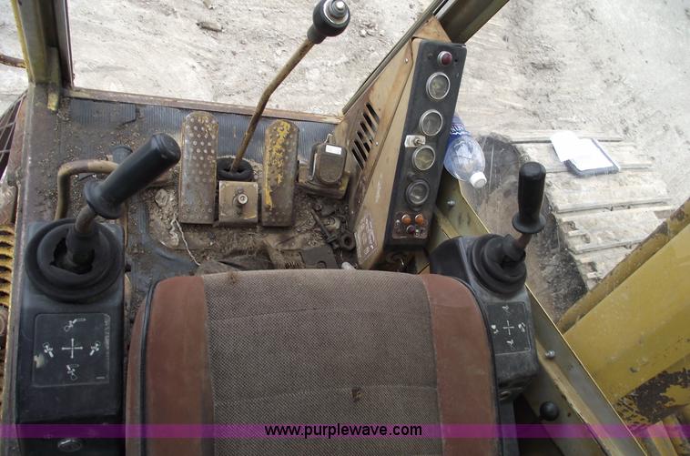 image for item 5754 1985 Caterpillar 235 excavator
