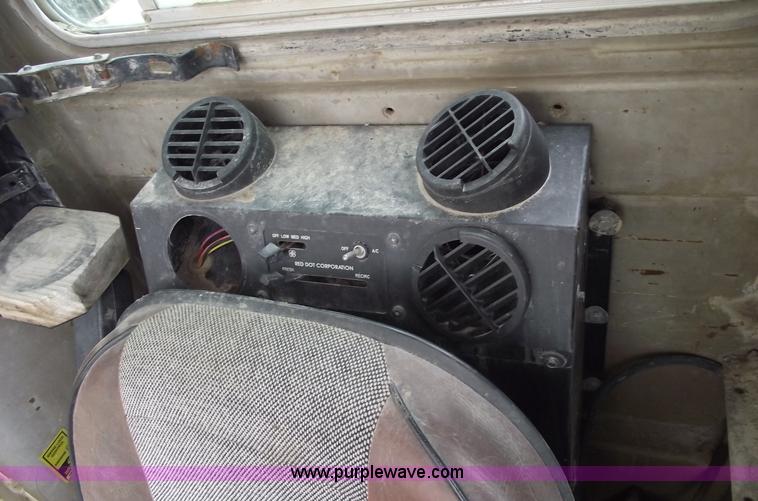 image for item 5754 1985 Caterpillar 235 excavator