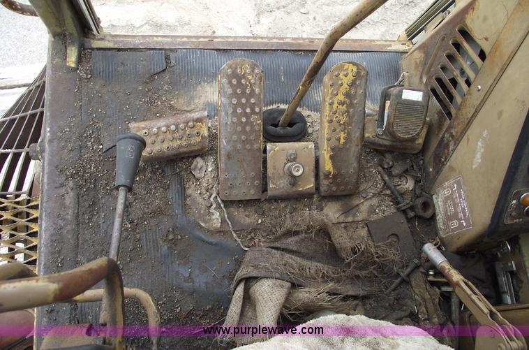 image for item 5754 1985 Caterpillar 235 excavator