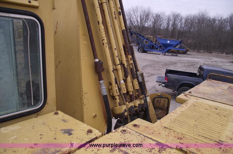 image for item 5754 1985 Caterpillar 235 excavator