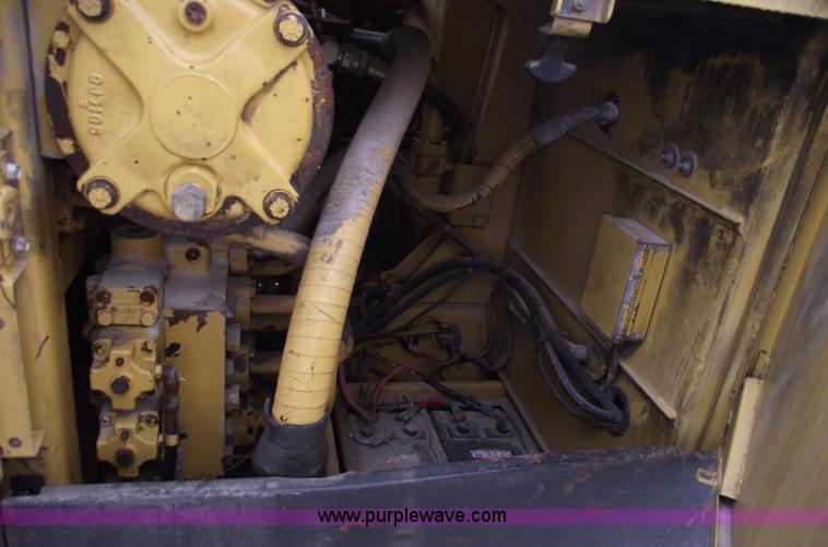image for item 5754 1985 Caterpillar 235 excavator