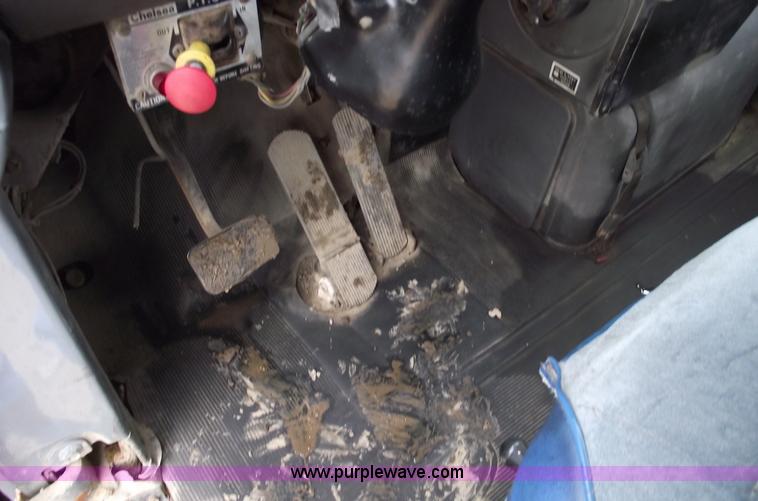 image for item 5761 1987 Mack DM686S roll-off truck