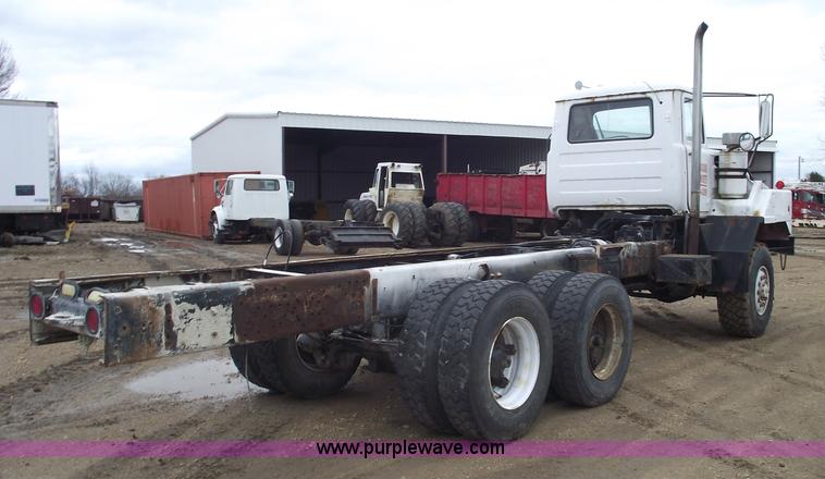 image for item 5762 1975 Mack DMM-600 truck