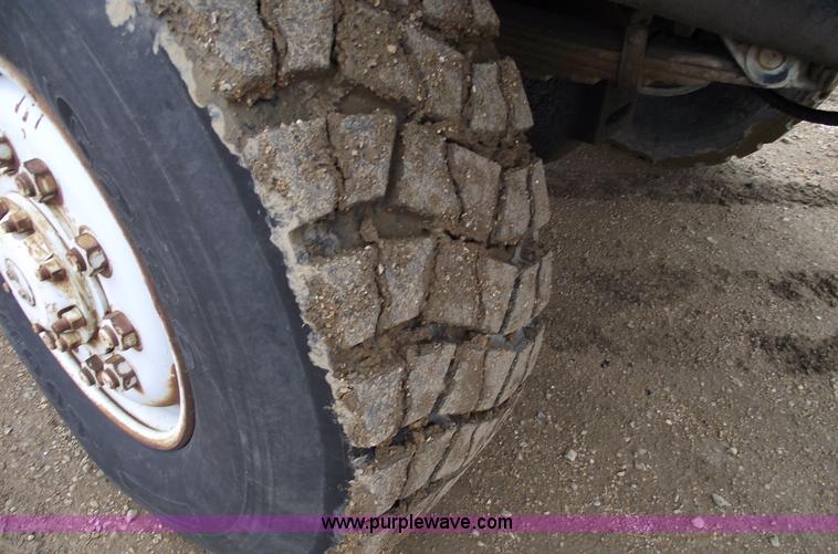 image for item 5762 1975 Mack DMM-600 truck