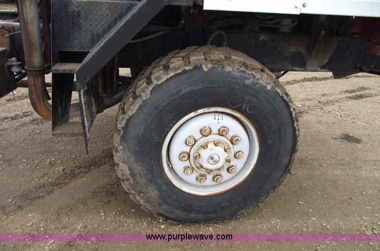 image for item 5762 1975 Mack DMM-600 truck