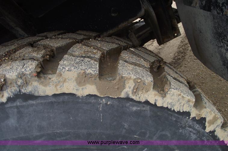 image for item 5762 1975 Mack DMM-600 truck