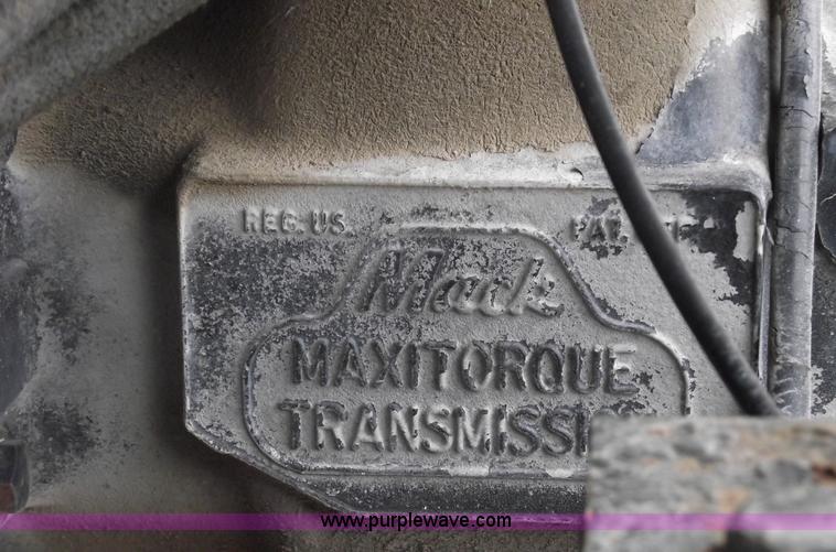 image for item 5762 1975 Mack DMM-600 truck