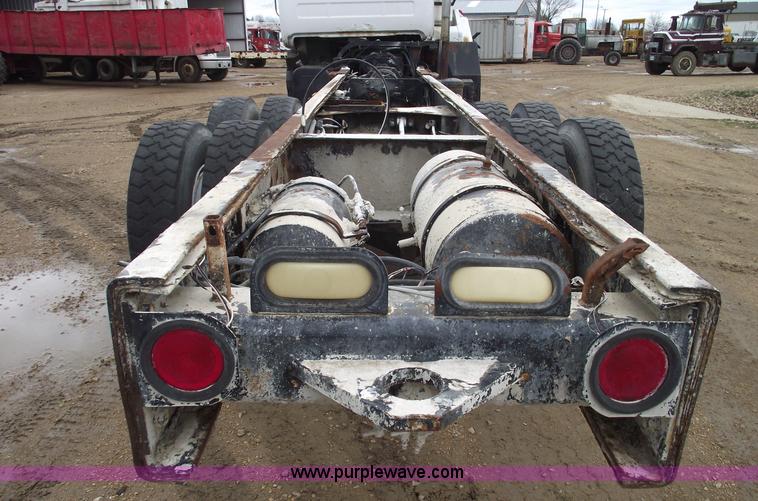 image for item 5762 1975 Mack DMM-600 truck