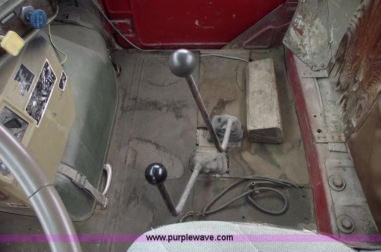 image for item 5762 1975 Mack DMM-600 truck