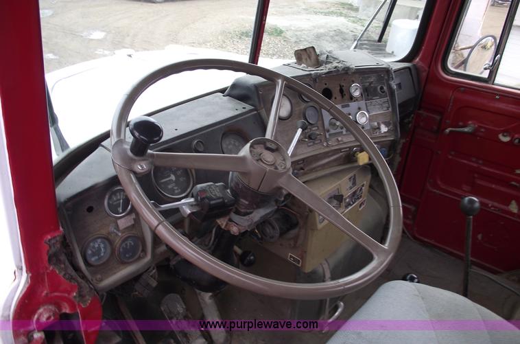 image for item 5762 1975 Mack DMM-600 truck