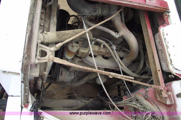 image for item 5762 1975 Mack DMM-600 truck