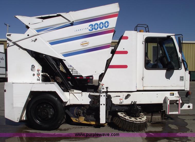 image for item 5763 1998 Johnston 3000 street sweeper