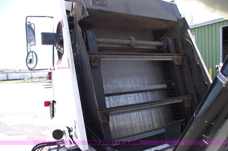 image for item 5763 1998 Johnston 3000 street sweeper