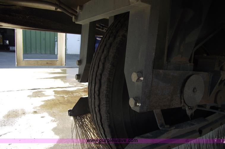 image for item 5763 1998 Johnston 3000 street sweeper