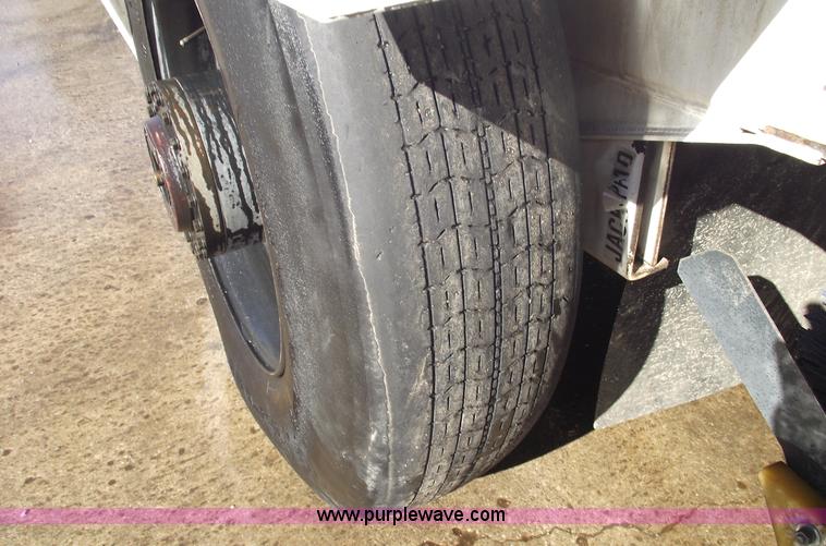 image for item 5763 1998 Johnston 3000 street sweeper