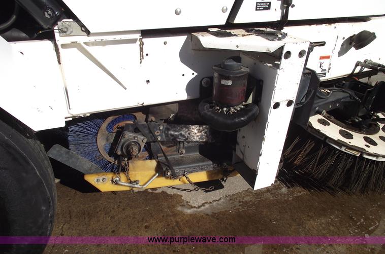 image for item 5763 1998 Johnston 3000 street sweeper
