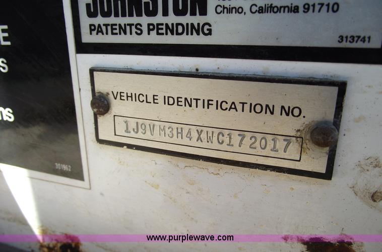 image for item 5763 1998 Johnston 3000 street sweeper