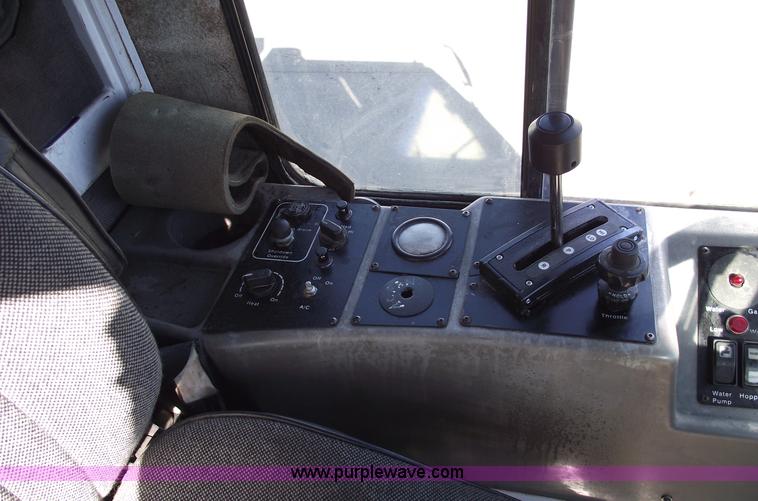 image for item 5763 1998 Johnston 3000 street sweeper