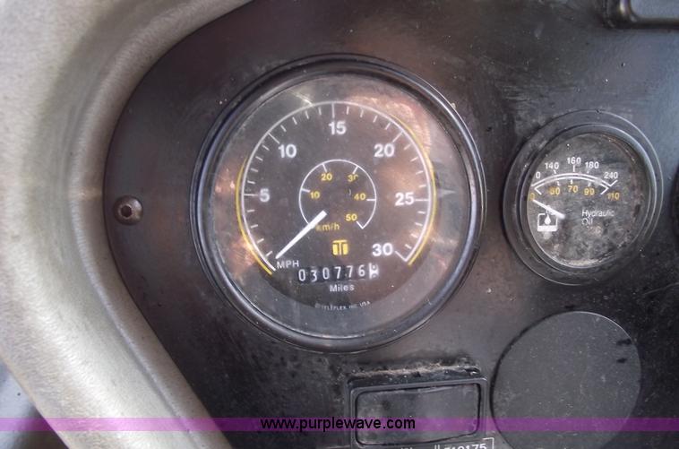 image for item 5763 1998 Johnston 3000 street sweeper