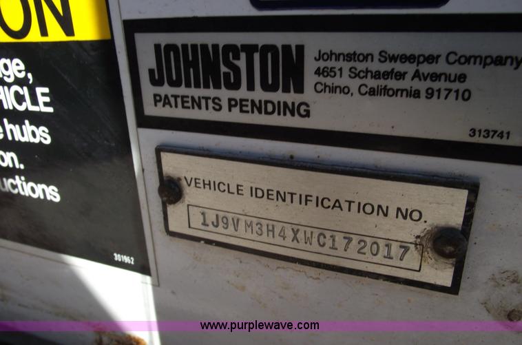 image for item 5763 1998 Johnston 3000 street sweeper