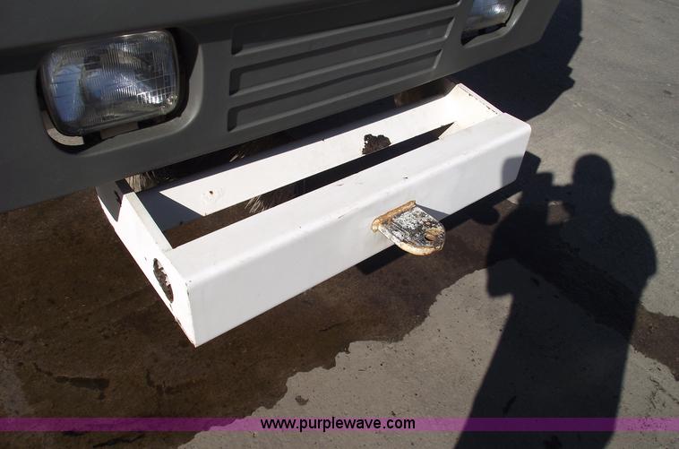 image for item 5763 1998 Johnston 3000 street sweeper
